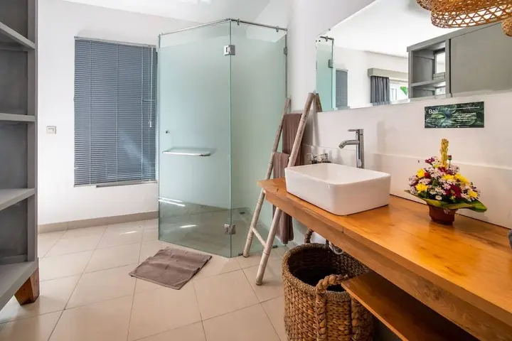 Чангу: Splendid Private Villa, 2 BR, Canggu With Staff