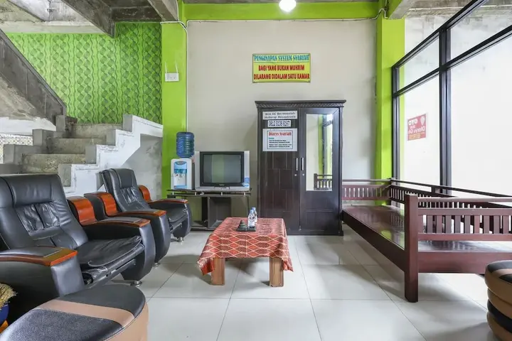 Баликпапан: OYO 3830 Dfarys Gh Syariah