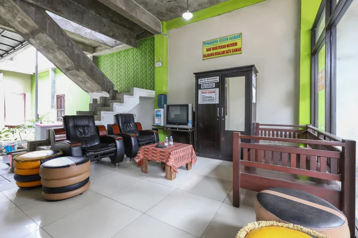 Баликпапан: OYO 3830 Dfarys Gh Syariah