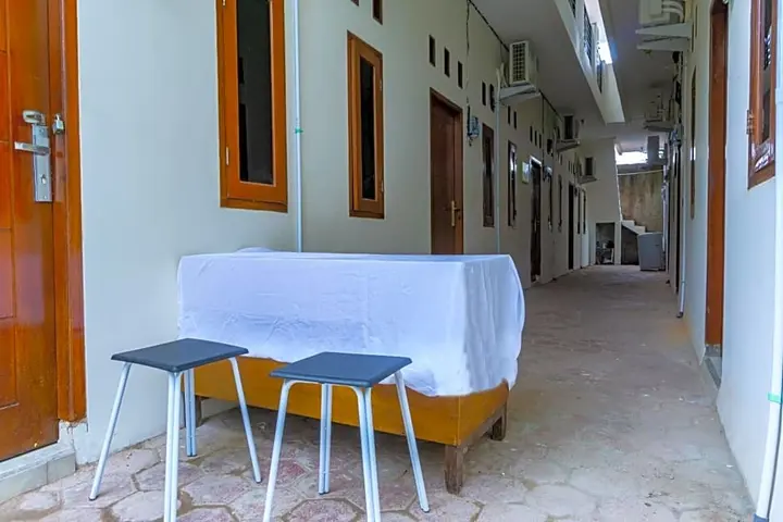 Депок: OYO Life 2420 Kost Luqman 1