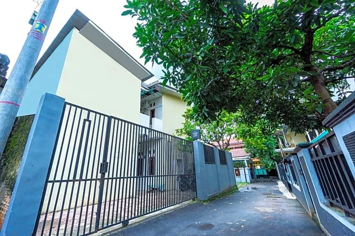 Депок: OYO Life 2420 Kost Luqman 1