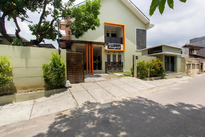 Суракарта: OYO 3338 Wisma Anugerah