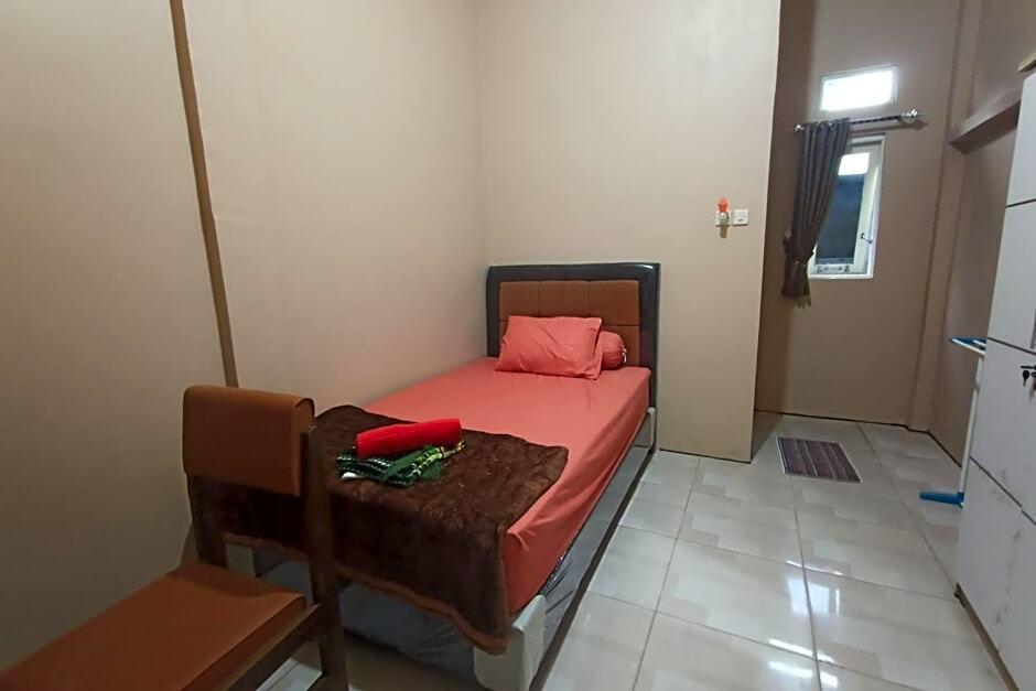 SPOT ON 3525 Penginapan Magnolia Syariah — фото 6