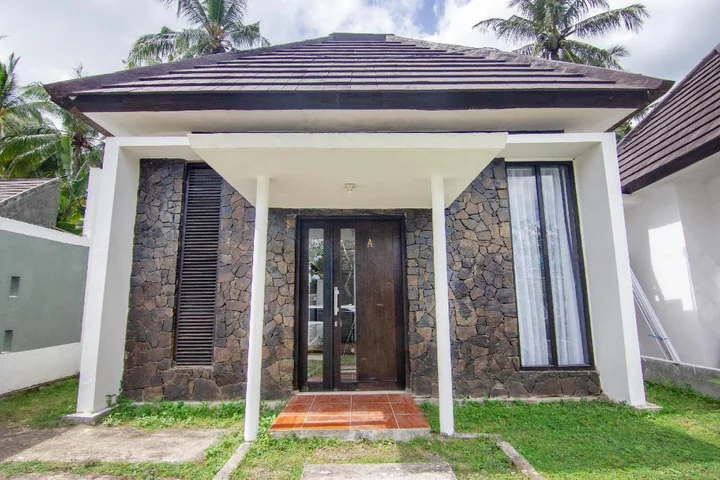 Сенджиги: OYO 3796 Senggigi Villas