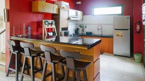 Сенджиги: Jasmine Villa Batu Bolong