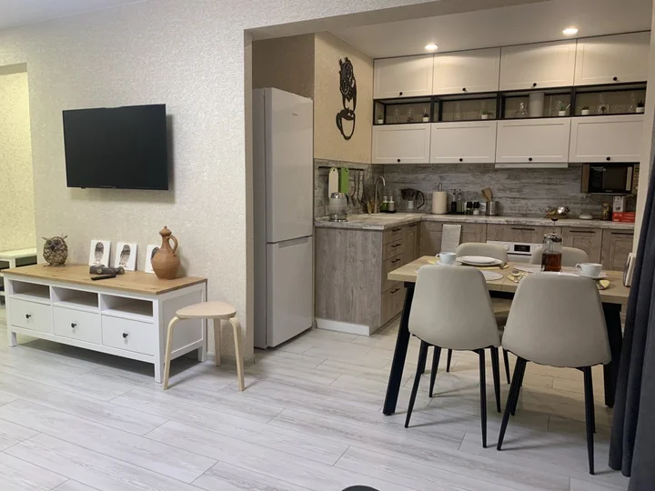 Красноярск: Апартаменты Argentum Home Матросова 9