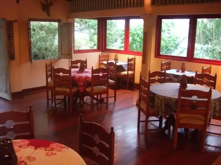 Батурити: Strawberry Hill Hotel & Restaurant