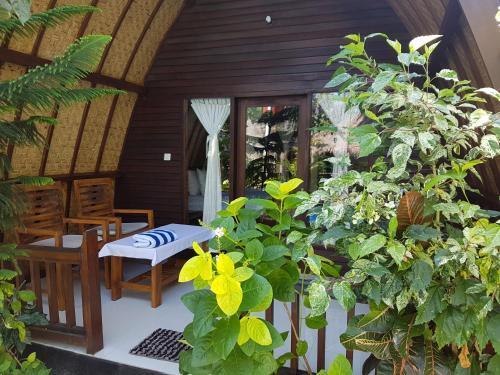 Гили Аир: Zipp Bar Restaurant & Bungalows