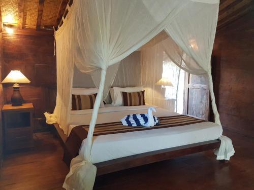 Гили Аир: Zipp Bar Restaurant & Bungalows