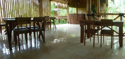 Танджунг: Shibui Garden Bungalows and Restaurant