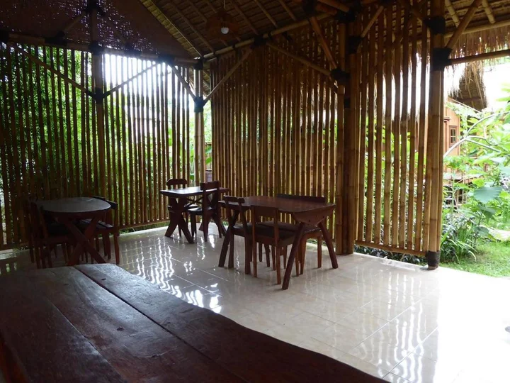 Танджунг: Shibui Garden Bungalows and Restaurant
