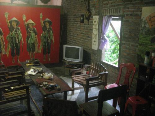 Батуретно: Riverhouse Njomblang