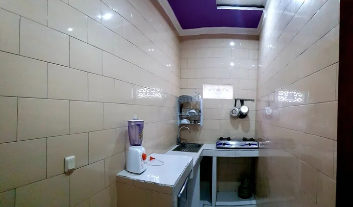Бунутан: Amed Romance House