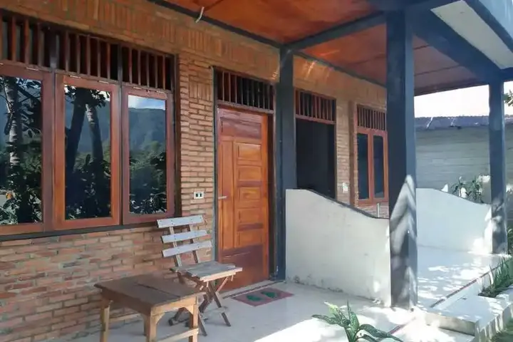 Озеро Тоба: Laster Jony's Guesthouse Samosir RedPartner