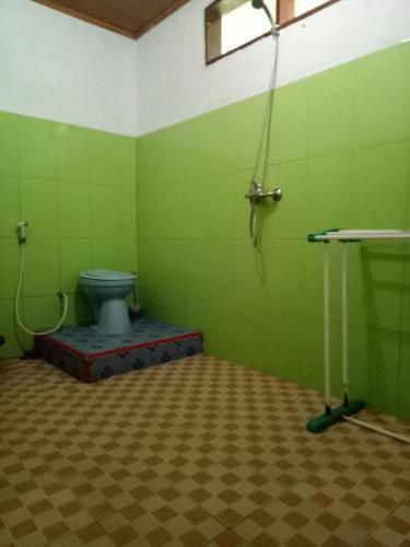 Озеро Тоба: Laster Jony's Guesthouse Samosir RedPartner