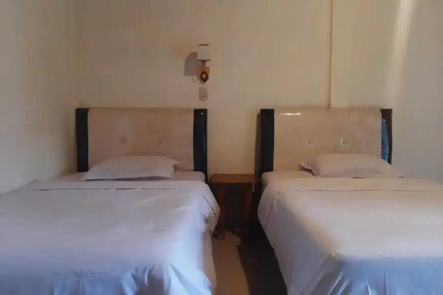 Озеро Тоба: Laster Jony's Guesthouse Samosir RedPartner
