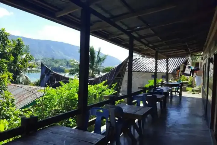 Озеро Тоба: Laster Jony's Guesthouse Samosir RedPartner
