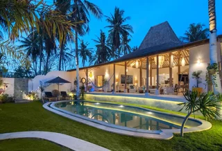 Гили Аир: De'Coco Villa and Suites