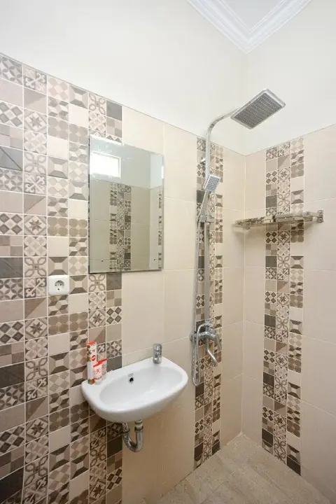 Депок: Royal Gejayan Homestay By OYO Rooms