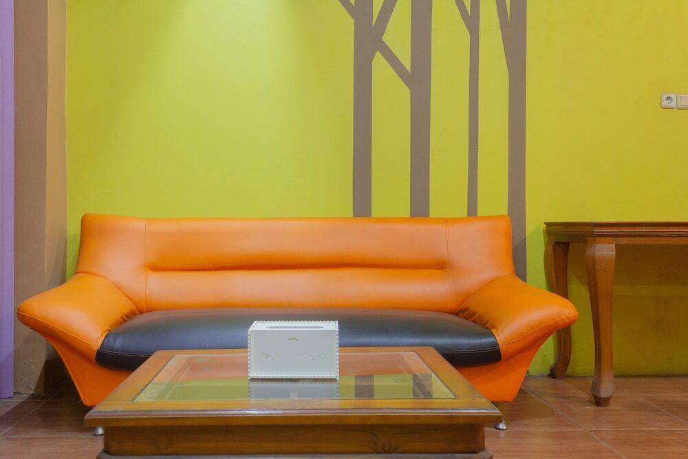 Тангеранг: Pelangi Guest House by OYO Rooms