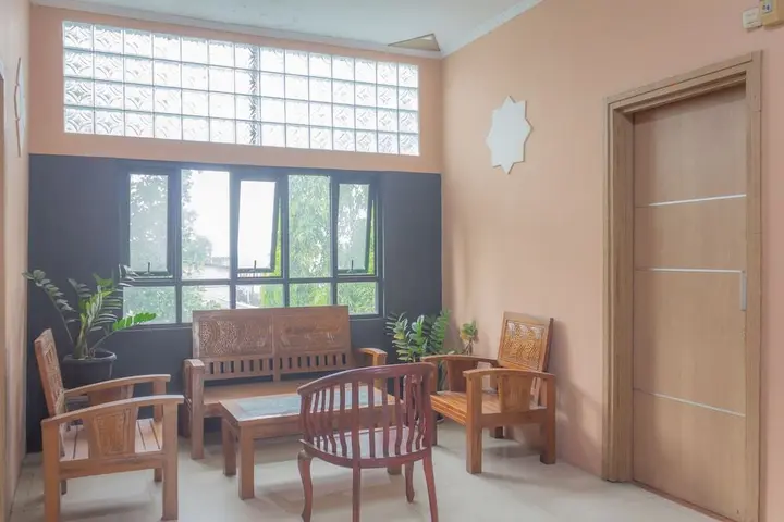 Тангеранг: Pelangi Guest House by OYO Rooms