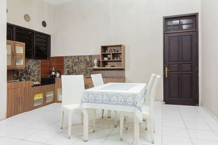 Батуретно: Rumah Leting Homestay by OYO Rooms