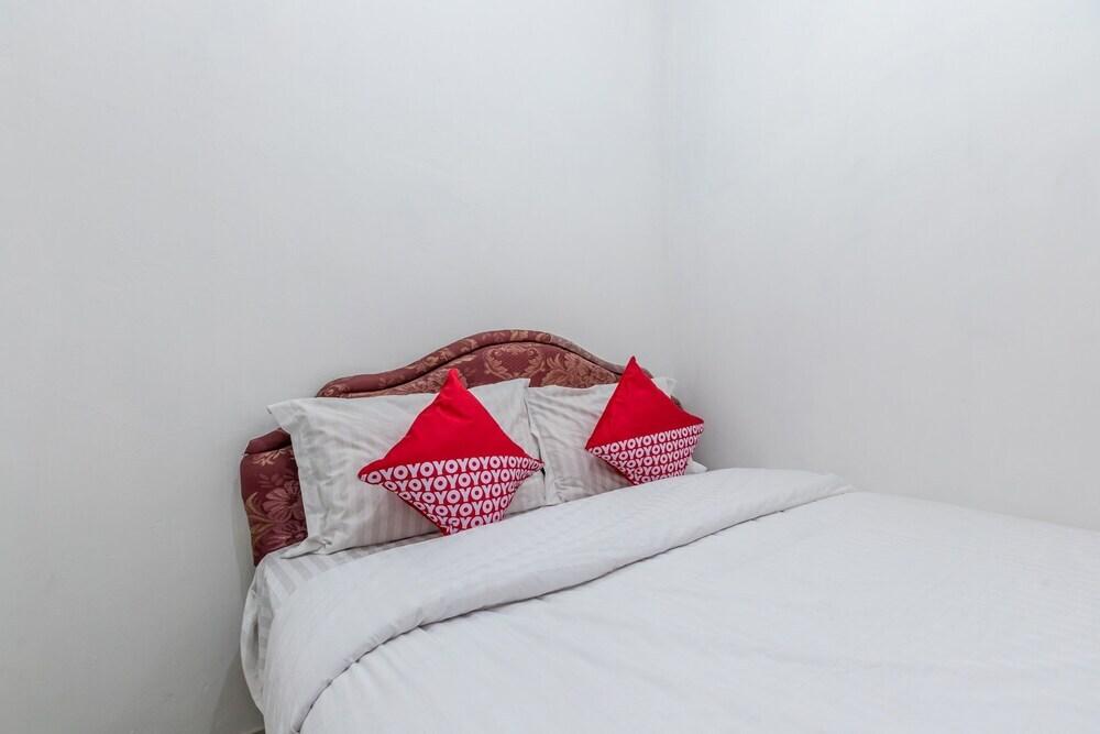 Джакарта: Kost Arie 1 by OYO Rooms