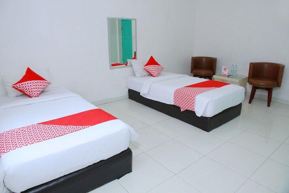 Палу: Grand Wisata Hotel by OYO Rooms