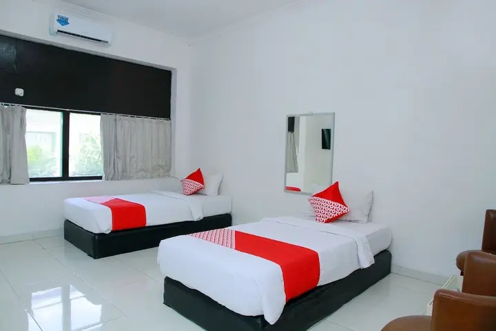 Палу: Grand Wisata Hotel by OYO Rooms