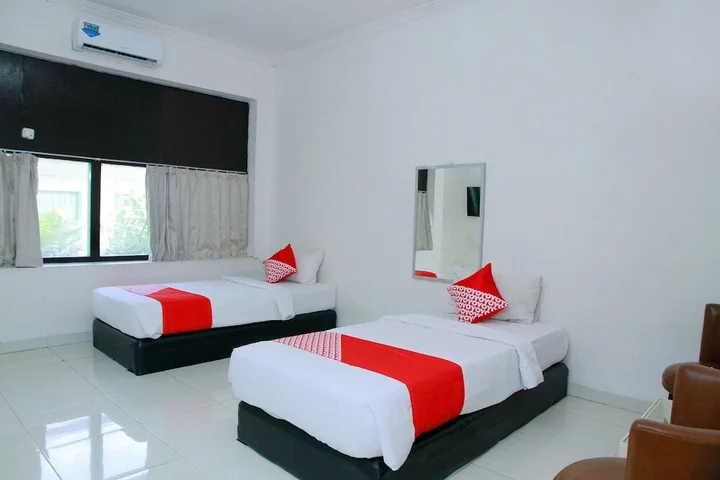 Палу: Grand Wisata Hotel by OYO Rooms