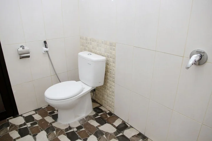 Палу: Brizky Hotel by OYO Rooms