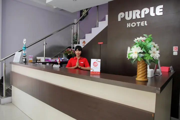 Палу: Purple Hotel by OYO Rooms