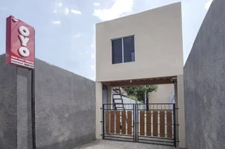 Депок: Eirini Family Homestay by OYO Rooms
