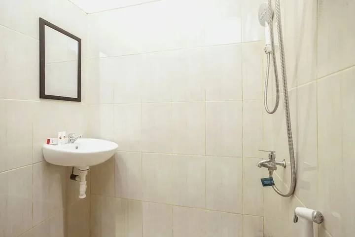 Депок: Eirini Family Homestay by OYO Rooms