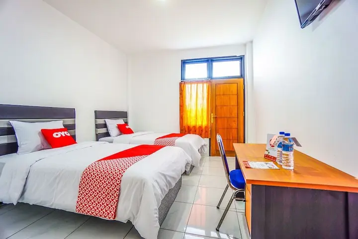 Вори: Edward Residence Malalayang by OYO Rooms