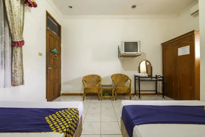 Пелабухан-рату: Hotel Mahkota Pantai by OYO Rooms