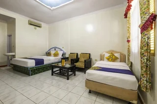 Пелабухан-рату: Hotel Mahkota Pantai by OYO Rooms