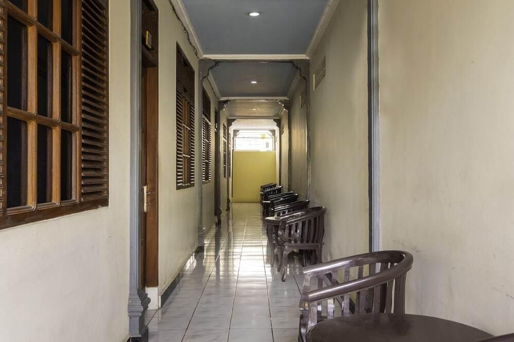 Пелабухан-рату: Hotel Mahkota Pantai by OYO Rooms