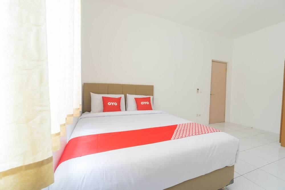 Куруг: Rotterdam Guest House by OYO