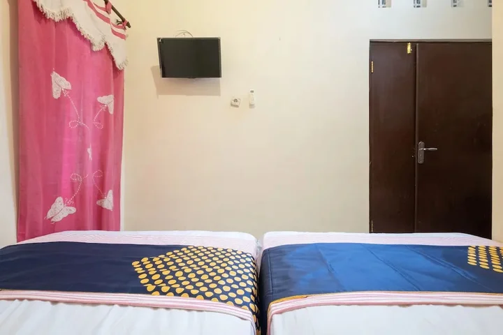 Батуретно: Rumah Nugraha Hotel Syariah by OYO Rooms