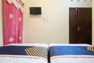 Батуретно: Rumah Nugraha Hotel Syariah by OYO Rooms
