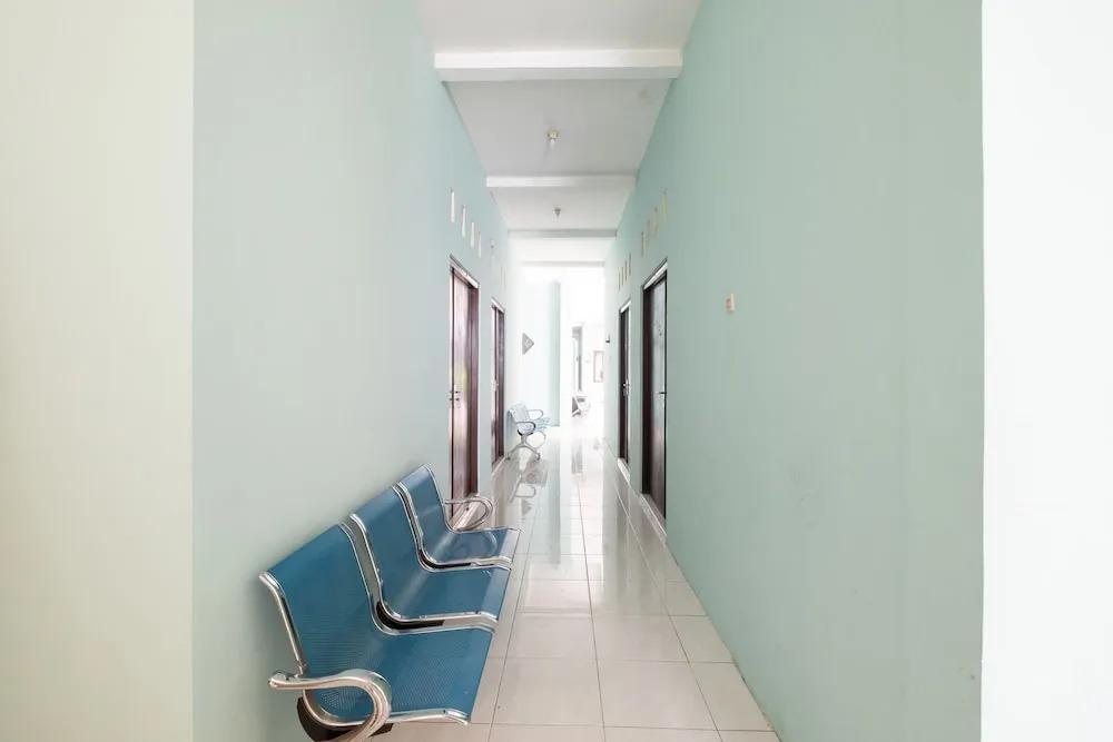 Батуретно: Rumah Nugraha Hotel Syariah by OYO Rooms
