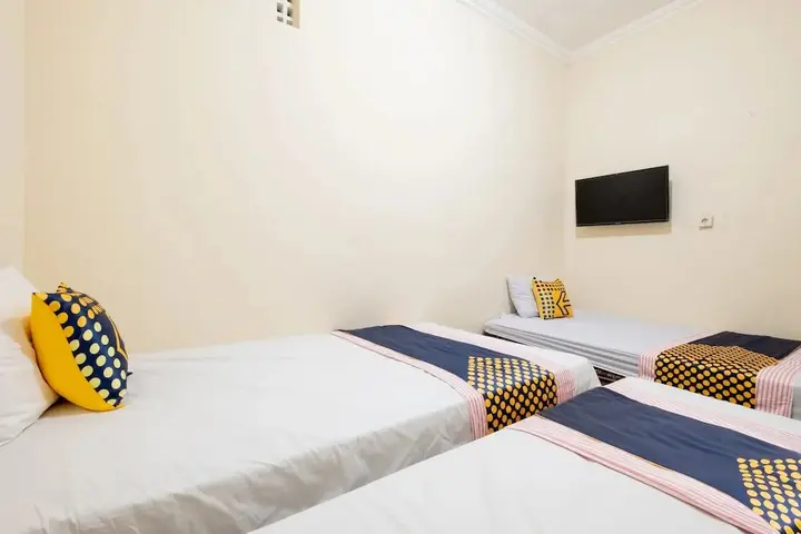 Батуретно: Rumah Nugraha Hotel Syariah by OYO Rooms