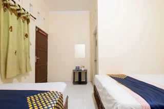Батуретно: Rumah Nugraha Hotel Syariah by OYO Rooms