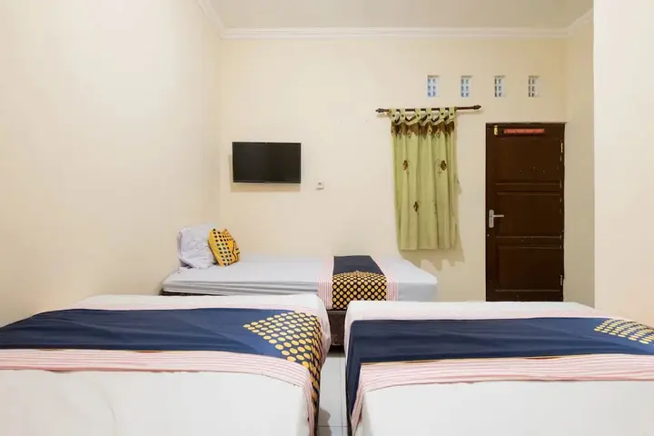 Батуретно: Rumah Nugraha Hotel Syariah by OYO Rooms