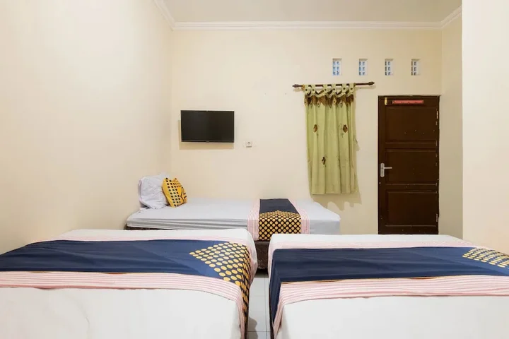 Батуретно: Rumah Nugraha Hotel Syariah by OYO Rooms
