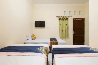 Батуретно: Rumah Nugraha Hotel Syariah by OYO Rooms