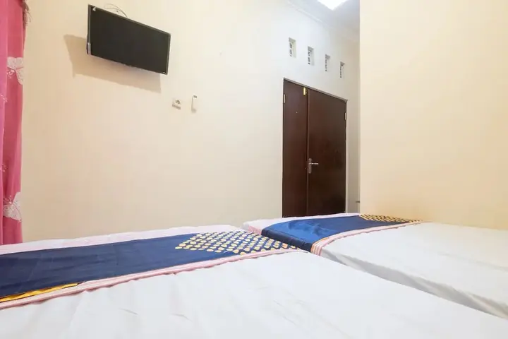 Батуретно: Rumah Nugraha Hotel Syariah by OYO Rooms