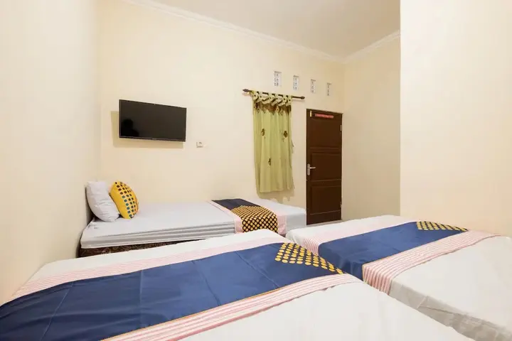 Батуретно: Rumah Nugraha Hotel Syariah by OYO Rooms