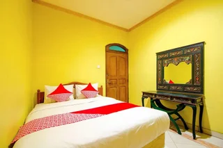 Депок: Hotel Mawar Saron 2 by OYO Rooms